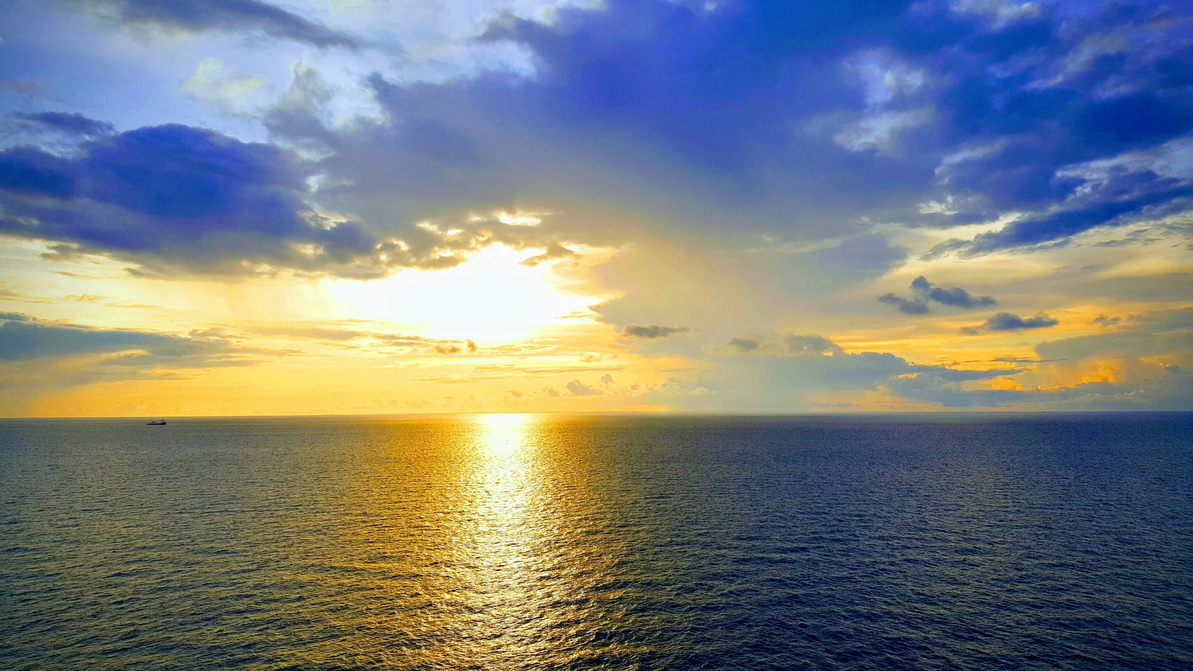 Soleil couchant, Anses